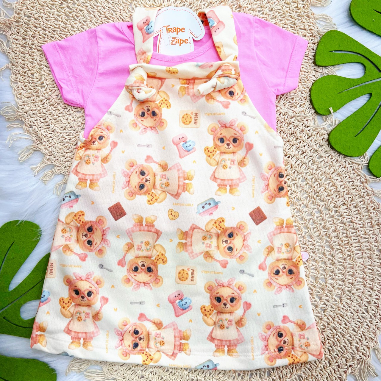 Conj. Blusa e Salopete Ursinha Chefe - Rosa